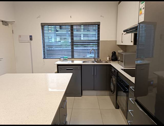 2 BEDROOM APARTMENT TO LET IN BALLITO CENTRAL
